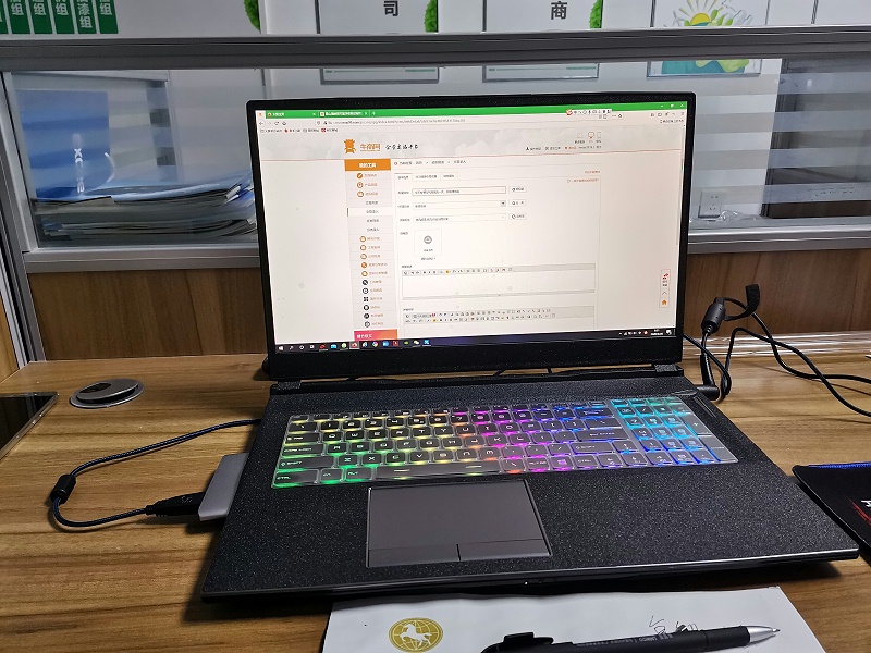 今天又是元?dú)鉂M(mǎn)滿(mǎn)的一天，加油澳納森